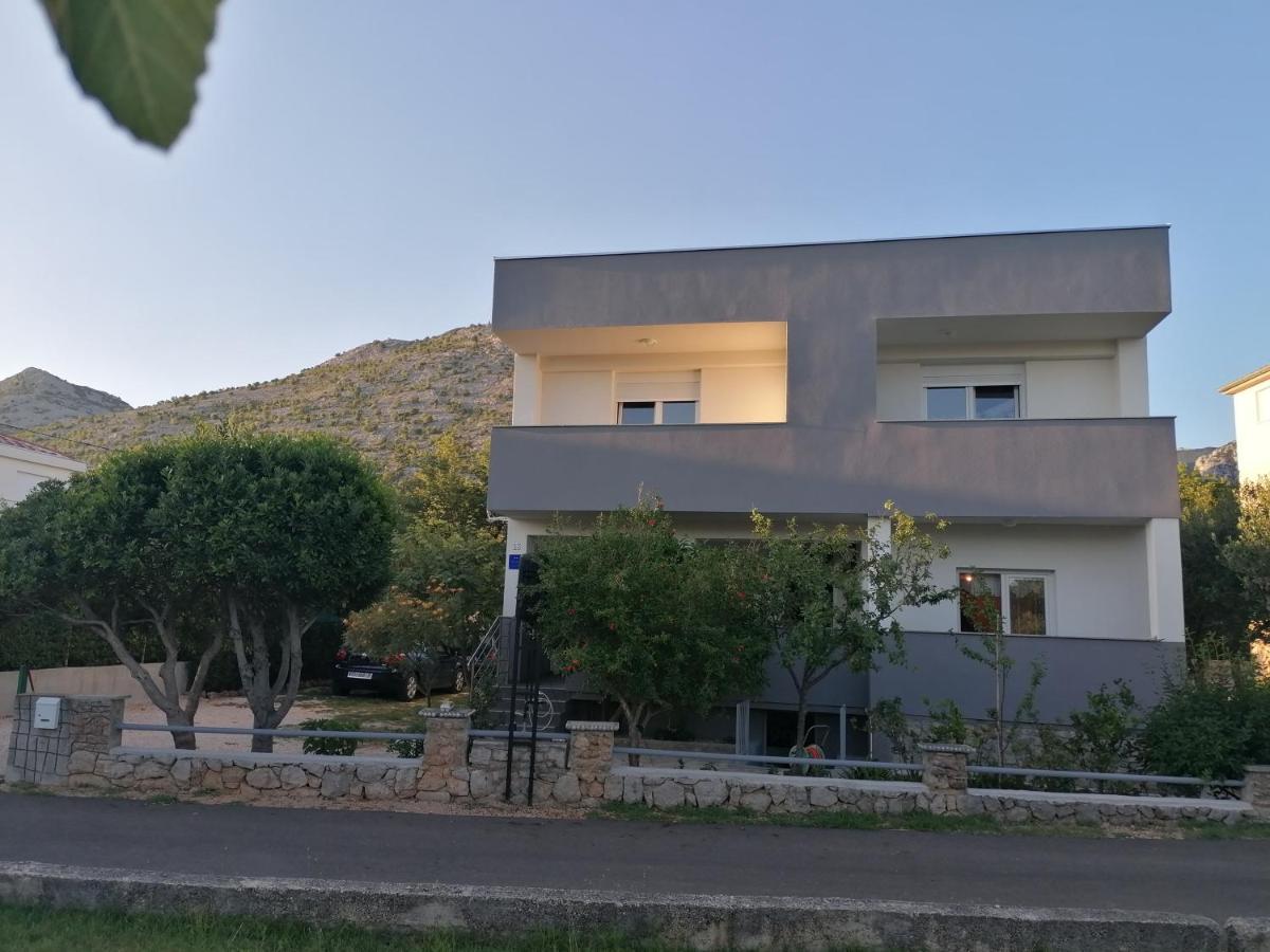 Apartments Lota Starigrad Paklenica Exterior foto